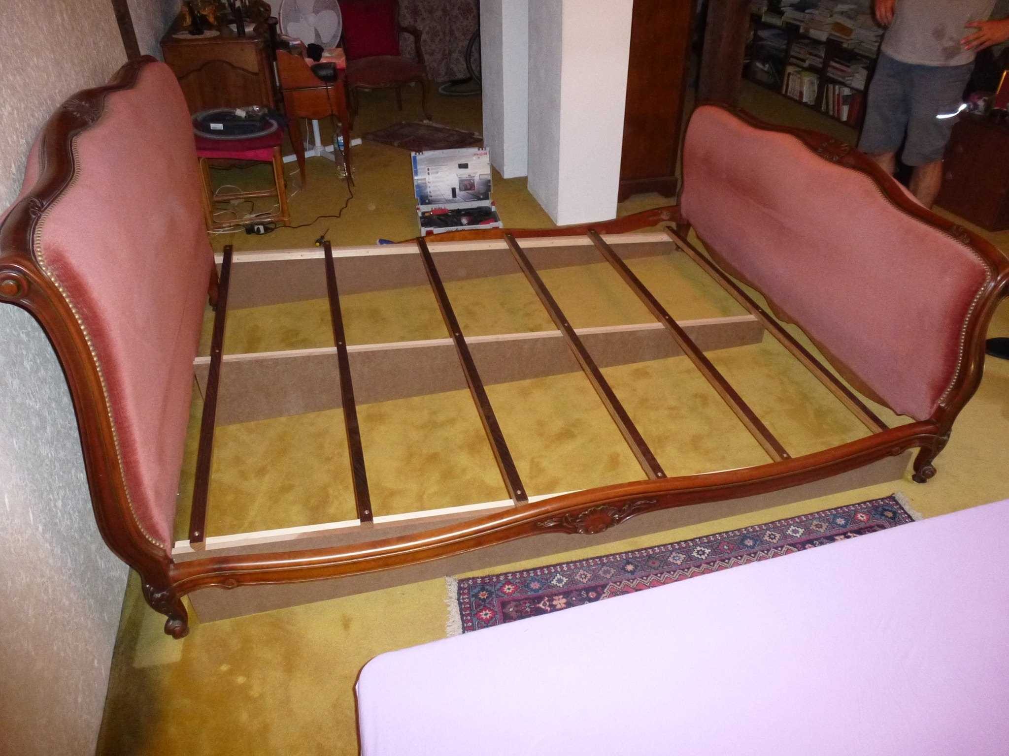 inclinedbedtherapy.com simple method of inclining a bed frame.