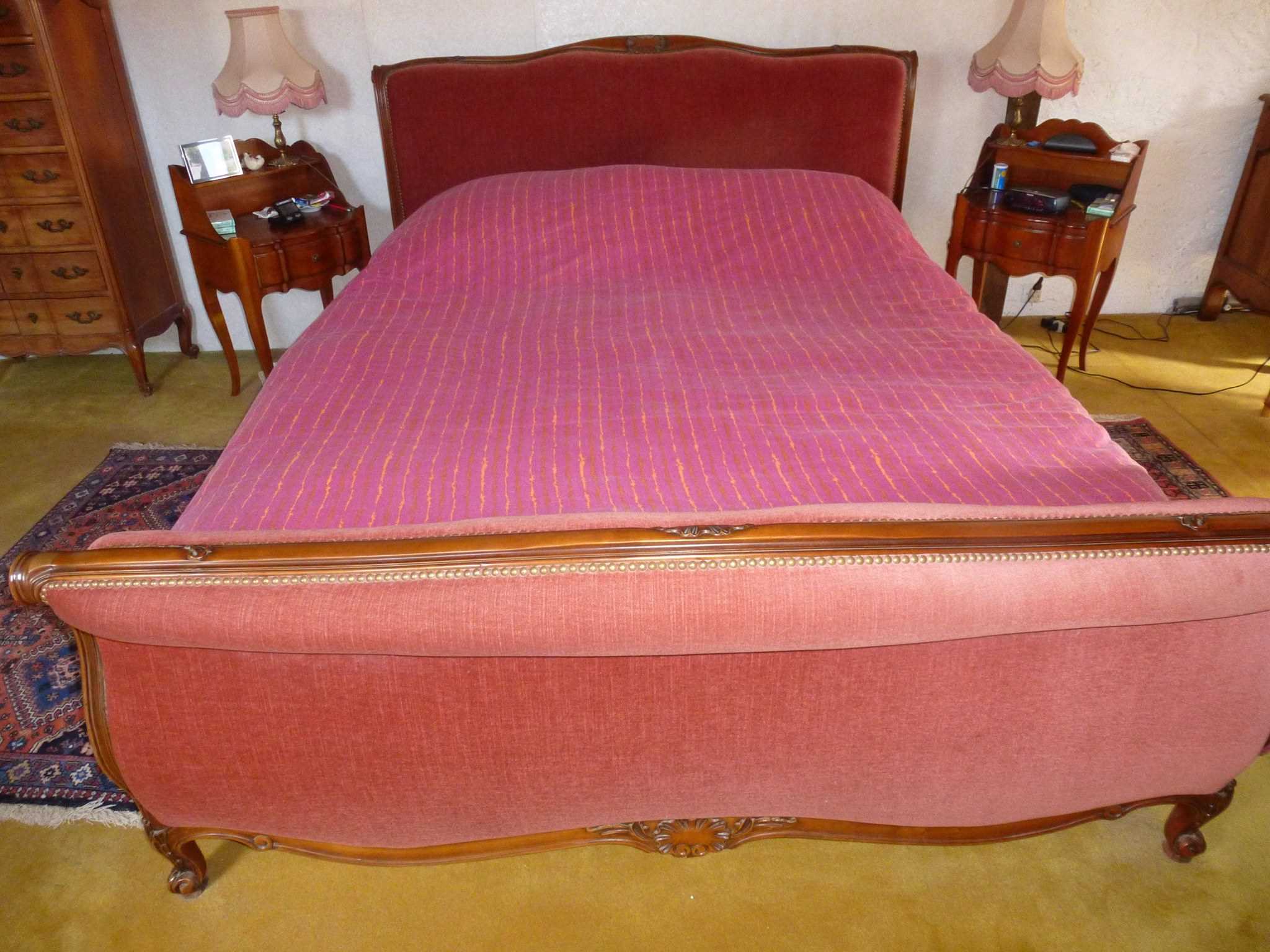 inclinedbedtherapy.com simple method of inclining a bed frame.